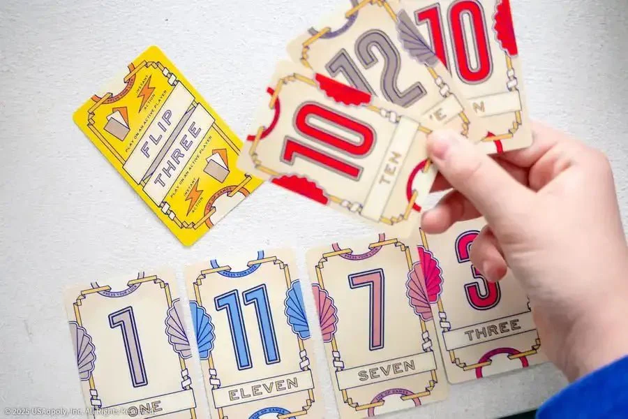 Flip 7 - The Ultimate Press Your Luck Card Game - Image 2